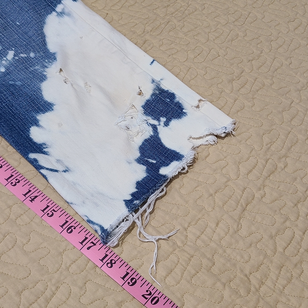 Levi's 514 disstressed jean shorts size 28 - Picture 10 of 10